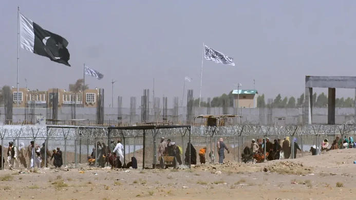 যুদ্ধবিরতির মধ্যেই পাকিস্তান-আফগানিস্তান পাল্টাপাল্টি হামলার অভিযোগ