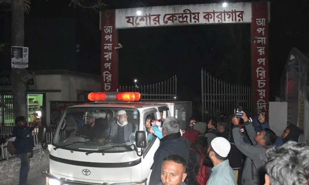 কারাগারের ফটকে স্ত্রীর ও শিশুসন্তানের মরদেহ দেখলেন ছাত্রলীগ নেতা