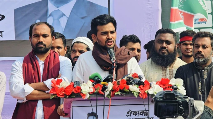 প্রশাসনের পক্ষপাতিত্ব ভোটের স্বচ্ছতা হুমকির মুখে ফেলেছে: আসিফ মাহমুদ