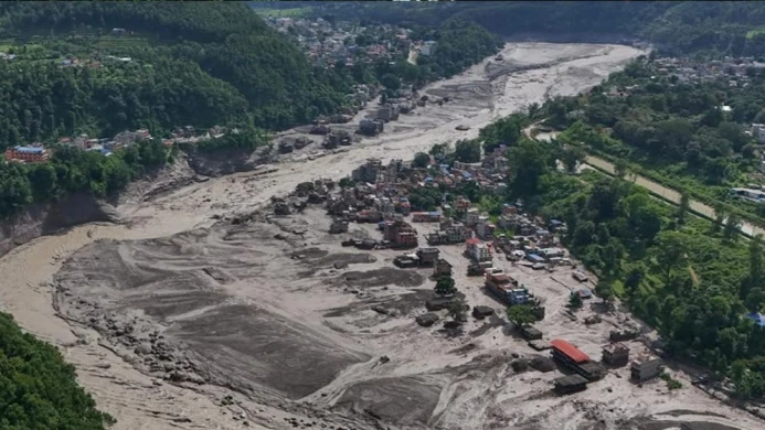 নেপাল-তিব্বত সীমান্তে বন্যায় মৃতের সংখ্যা ১৪শ ছাড়িয়েছে