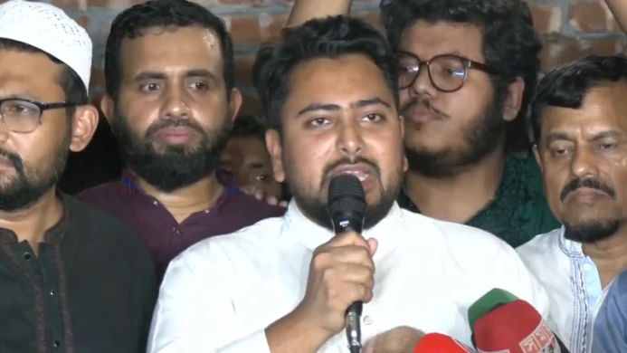 রাষ্ট্রপতির অপসারণে সাংবিধানিক প্রক্রিয়া শুরুর আহ্বান নাহিদ ইসলামের