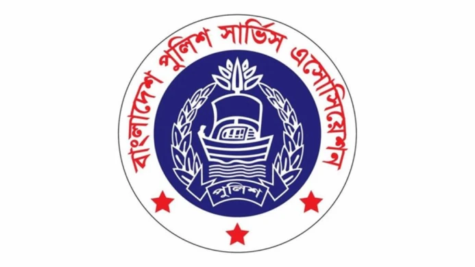 পুলিশের ইউনিফর্ম বদলের সিদ্ধান্তে পুনর্বিবেচনার আহ্বান