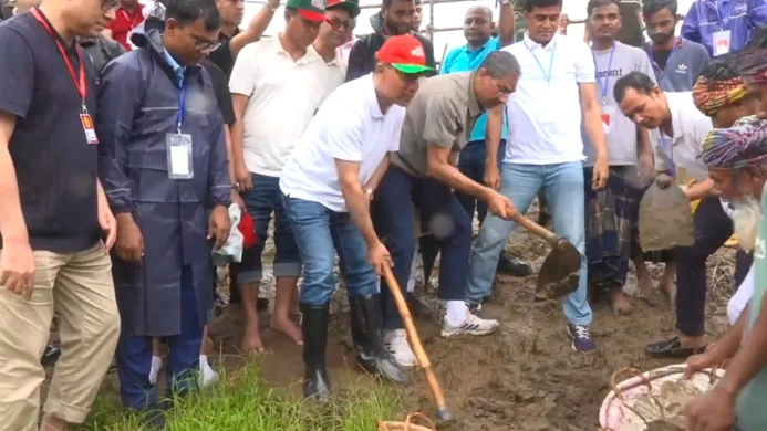 সিলেটে শহীদ জিয়ার স্মৃতিবিজড়িত বাসিয়া খাল করলেন প্রধানমন্ত্রী