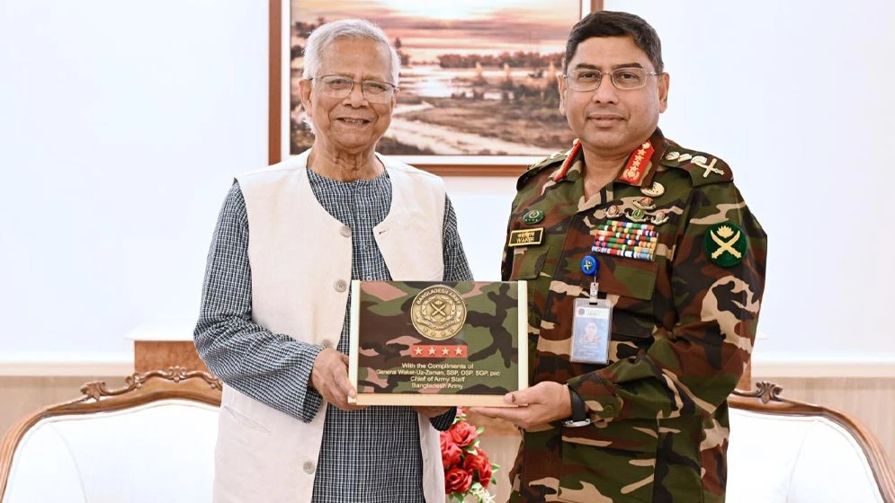 সেনাপ্রধানের সঙ্গে প্রধান উপদেষ্টার সৌজন্য সাক্ষাৎ