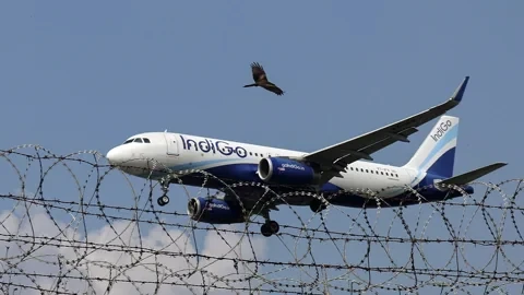 ভারতীয় বিমানের ওপর নিষেধাজ্ঞার মেয়াদ বাড়াল পাকিস্তান