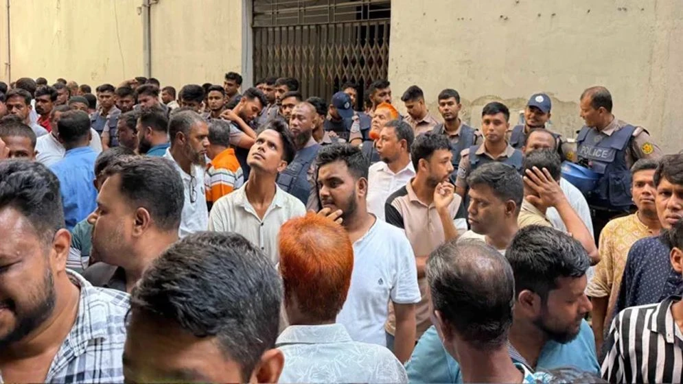 জাসদ কার্যালয়ে পুলিশের অভিযান, আ. লীগের নেতাকর্মী আটক