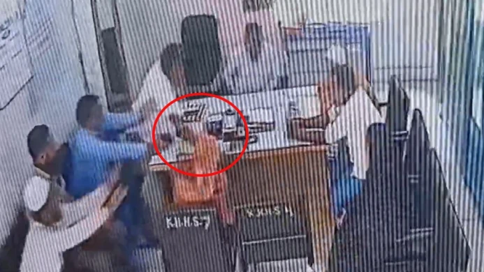 রূপগঞ্জে শিক্ষিকাকে মারধরের অভিযোগ বিএনপি নেতার বিরুদ্ধে
