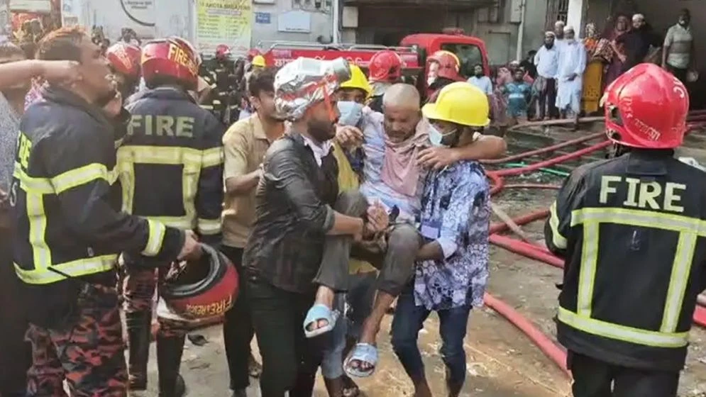 গাজীপুরে পোশাক কারখানায় আগুন, উদ্ধার ৬৯ শ্রমিক