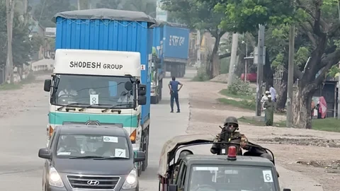 কঠোর নিরাপত্তায় বিমানবন্দর থেকে রূপপুরে ইউরেনিয়াম