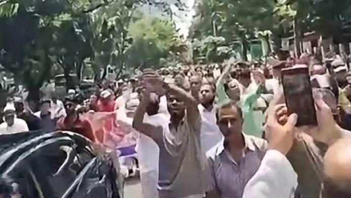 গুলশানে আওয়ামী লীগের মিছিলে ককটেল বিস্ফোরণ, গ্রেপ্তার ২