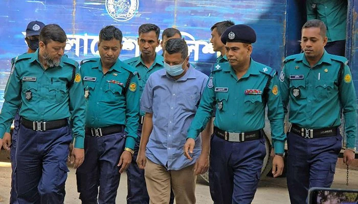 আন্তর্জাতিক ট্রাইব্যুনালে হাজির সাবেক আইজিপি আবদুল্লাহ আল-মামুন