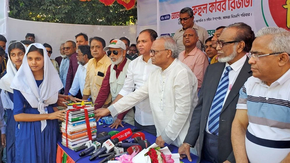 তারেক রহমান মানুষের জন্য মানবতার পথপ্রদর্শক: রিজভী