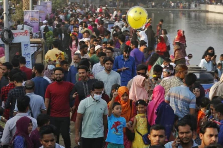 Amar Ekushey Boi Mela witnesses massive turnout