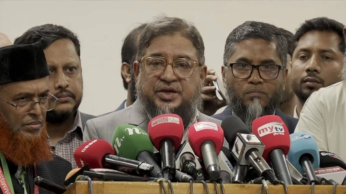 সিইসির সঙ্গে ১১ দলীয় জোটের বৈঠক, ভোটকেন্দ্রে অনিয়মের অভিযোগ