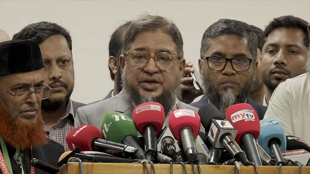 সিইসির সঙ্গে ১১ দলীয় জোটের বৈঠক, ভোটকেন্দ্রে অনিয়মের অভিযোগ