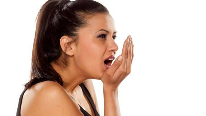 দাঁতের যত্ন ও মুখের দুর্গন্ধ দূর করার সহজ এবং কার্যকর ঘরোয়া উপায়