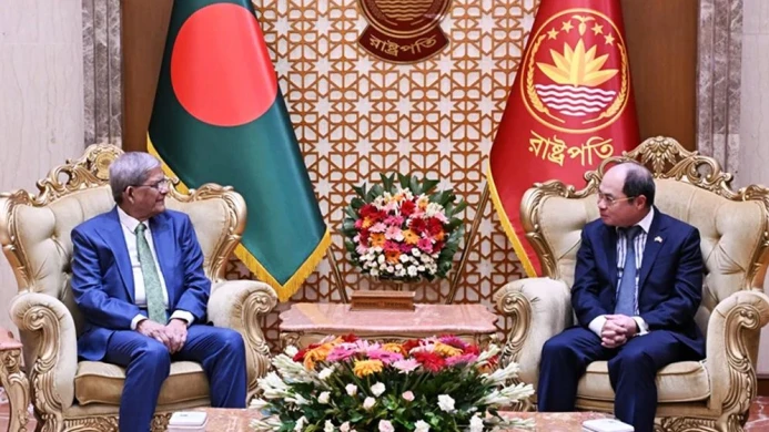 বাংলাদেশিদের ভিয়েতনাম ভ্রমণে ভিসা সহজ করার আহ্বান রাষ্ট্রপতির