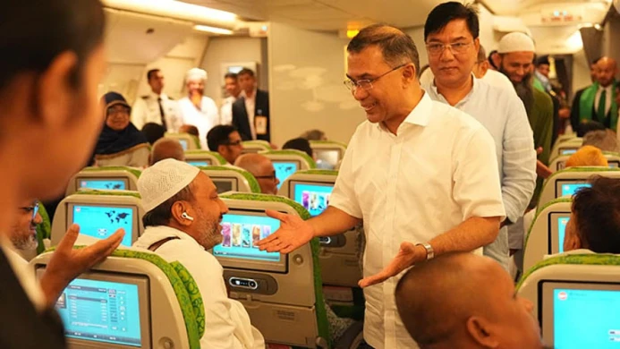 হজের খরচ আরও কমানোর প্রতিশ্রুতি প্রধানমন্ত্রীর