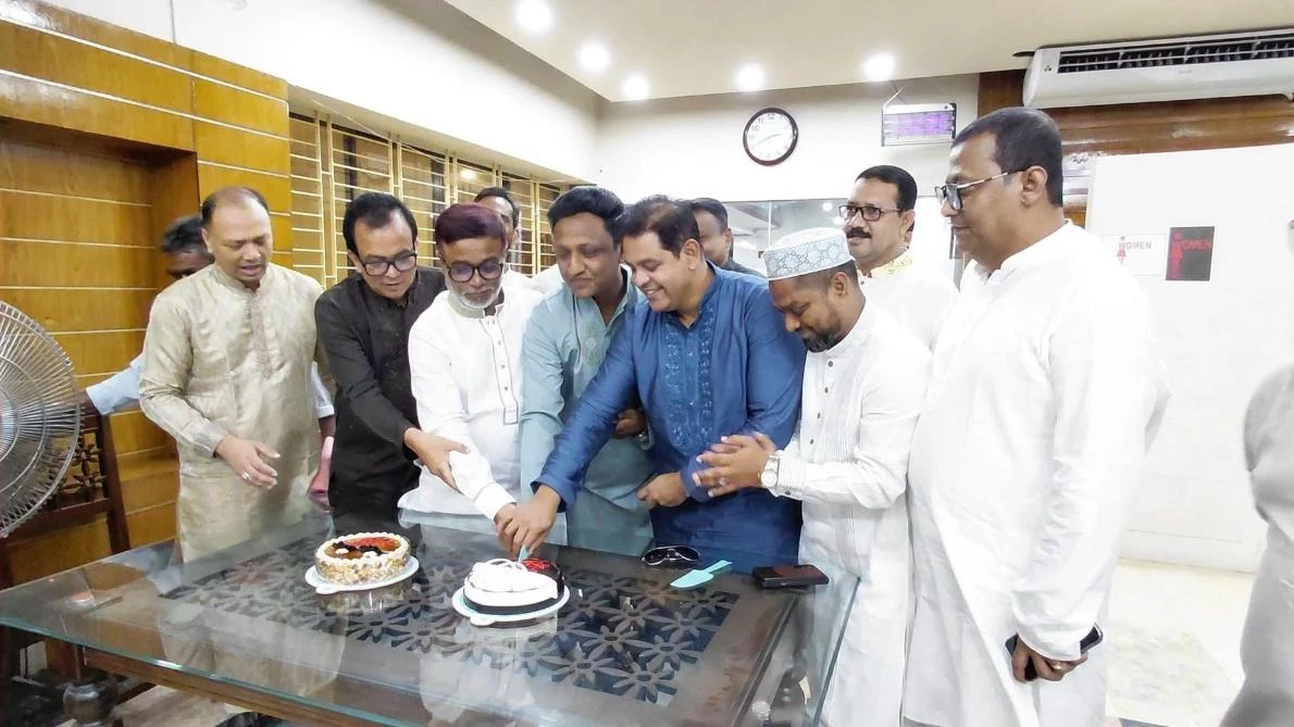 নারায়ণগঞ্জে যুবদল নেতা শাহেদের জন্মদিনে দিপু ভূইয়ার চমক