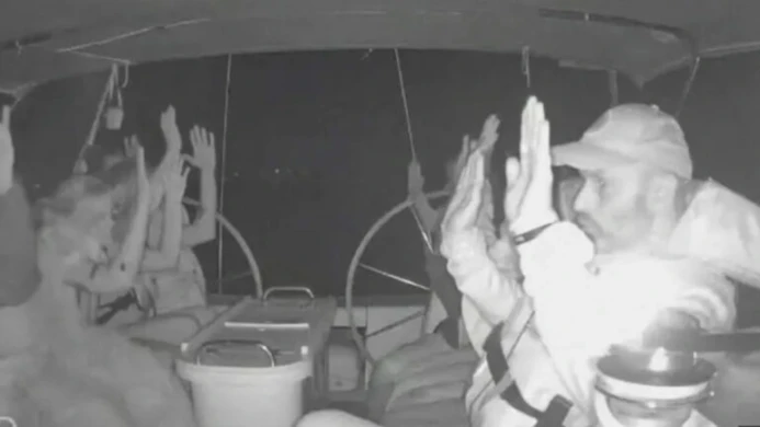 সুমুদ ফ্লোটিলায় ইসরায়েলি হামলা, গ্রেটা থুনবার্গসহ শতাধিক মানবাধিকার কর্মী আটক