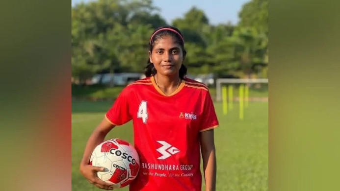 রাকসু নির্বাচনে ছাত্রদলের প্যানেলে জাতীয় দলের ফুটবলার নার্গিস