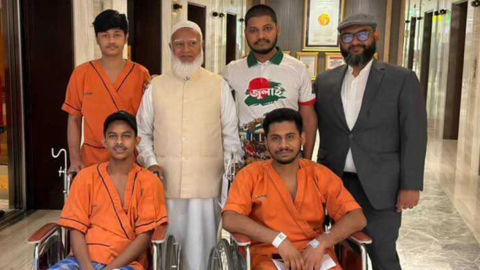 থাইল্যান্ডে চিকিৎসাধীন জুলাই যোদ্ধাদের খোঁজ নিলেন বিরোধীদলীয় নেতা