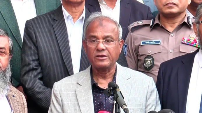 মামলা ছাড়াও ‘আওয়ামী সন্ত্রাসীদের’ ধরতে নির্দেশ স্বরাষ্ট্র উপদেষ্টার