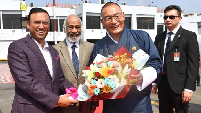 ট্রানজিটে ঢাকায় এলেন ভুটানের প্রধানমন্ত্রী শেরিং তোবগে