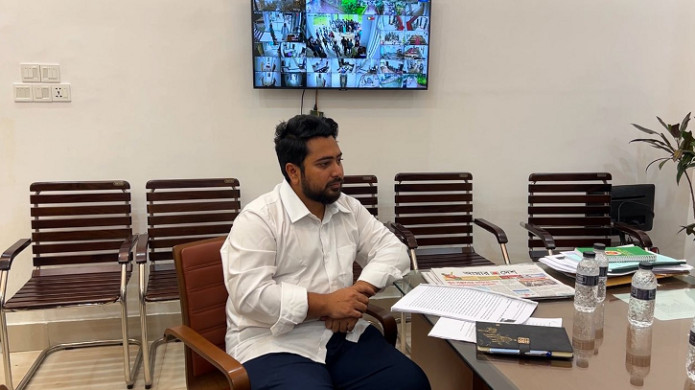 শেখ হাসিনাসহ তিনজনের বিরুদ্ধে ট্রাইব্যুনালে সাক্ষ্য দিতে নাহিদ ইসলাম