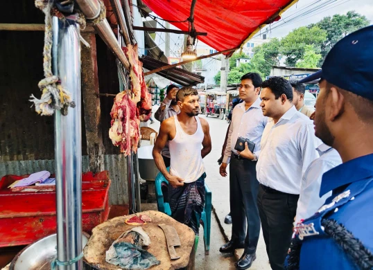 রূপগঞ্জে নিবন্ধনবিহীন মাংস বিক্রি করায় ৬ ব্যবসায়ীকে জরিমানা