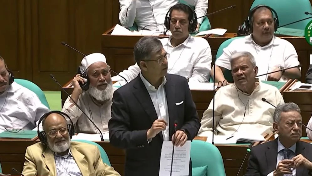 আইন-শৃঙ্খলা রক্ষায় রাজনৈতিক পরিচয় বিবেচনা নয়: স্বরাষ্ট্রমন্ত্রী