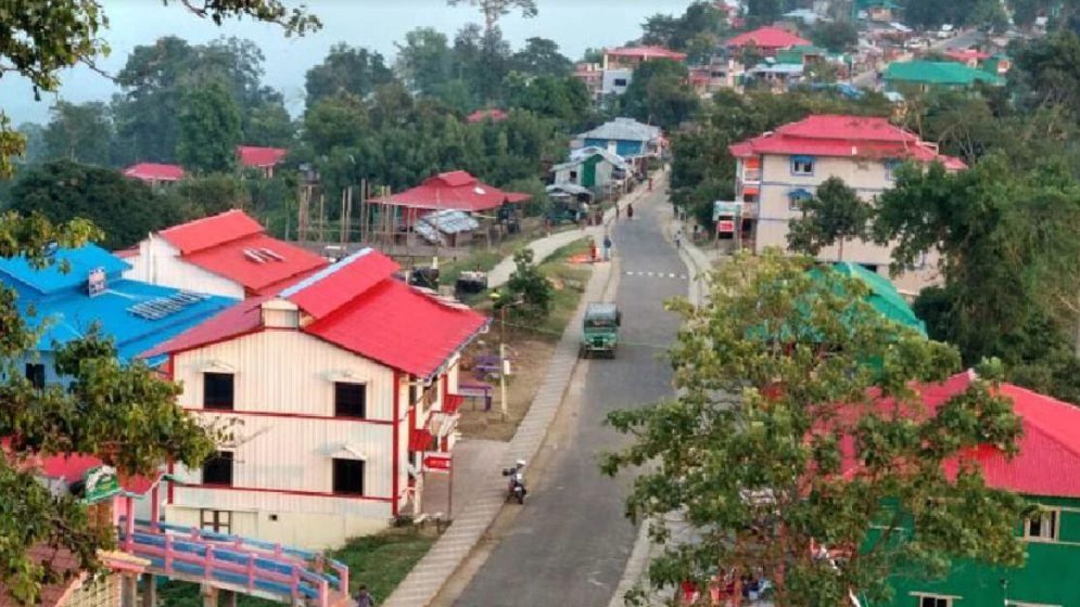 সাজেকে আটকে পড়া ৩ হাজার পর্যটক খাগড়াছড়ি পৌঁছেছেন