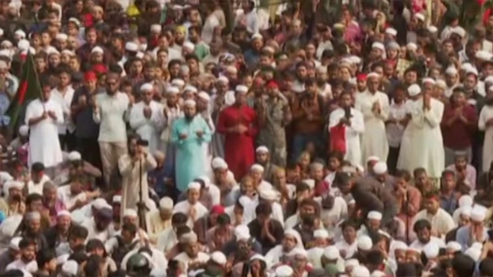 হাদি হত্যার প্রতিবাদে জুমার পর সারাদেশে বিভিন্ন জায়গায় বিক্ষোভ