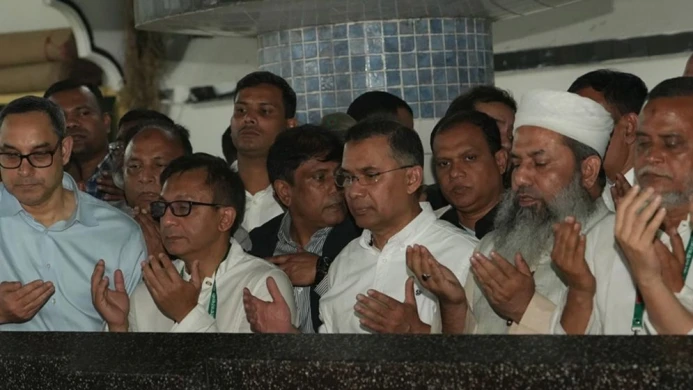 তারেক রহমান সিলেটে শাহজালাল (রহ.) মাজার জিয়ারত করলেন