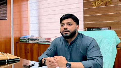 আজ দুপুরে পদত্যাগের চূড়ান্ত ঘোষণা দিব: ইশরাক হোসেন