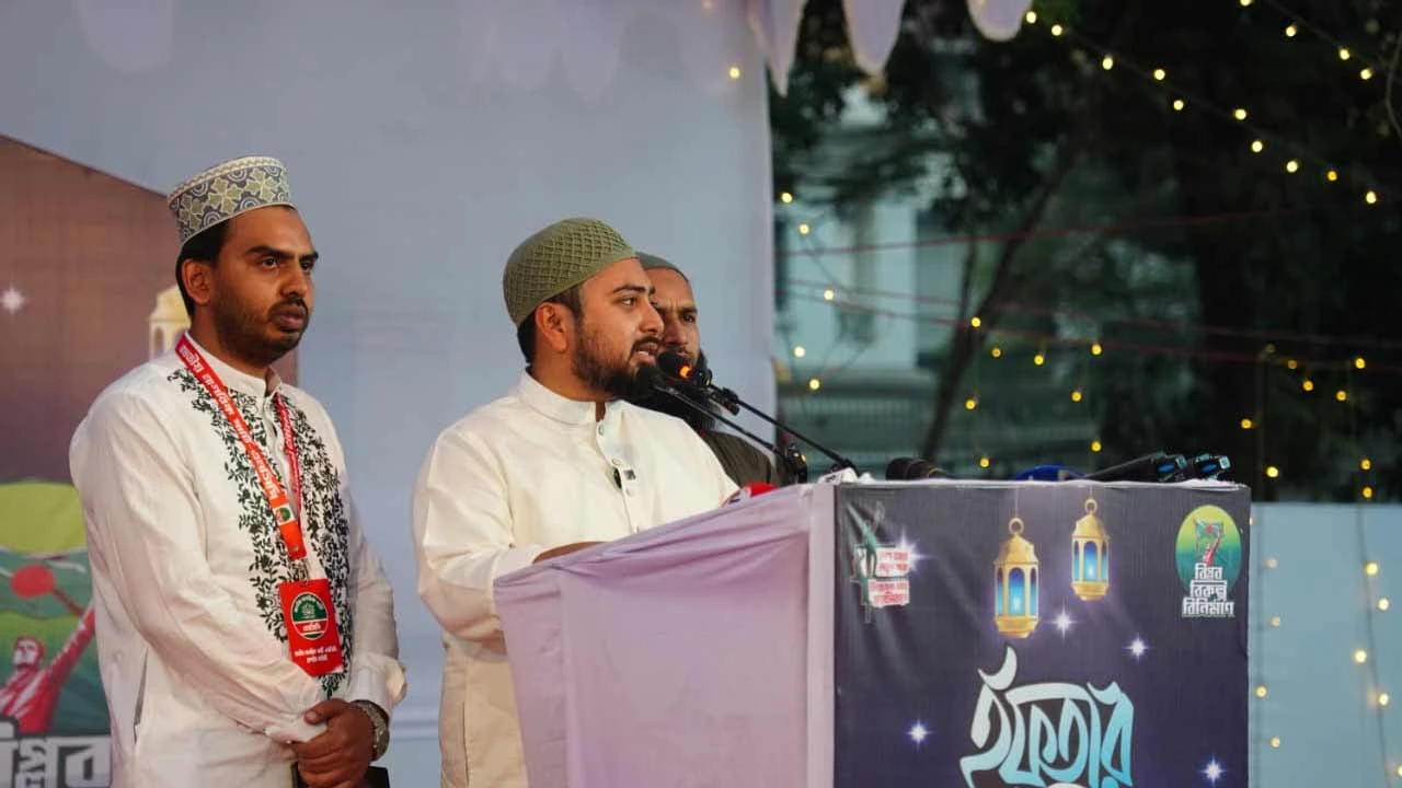 দল বদলেছে, মানুষের ভাগ্য অপরিবর্তিত: নাহিদ ইসলাম