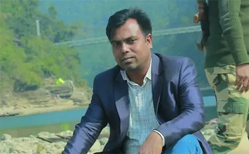 চাঁদাবাজির ঘটনা ফেসবুকে সরাসরি  সম্প্রচার করায় গাজীপুরে সাংবাদিককে কুপিয়ে হত্যা