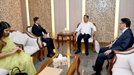 প্রধানমন্ত্রীর সঙ্গে বিদায়ী সাক্ষাৎ করলেন ভারতীয় হাইকমিশনার