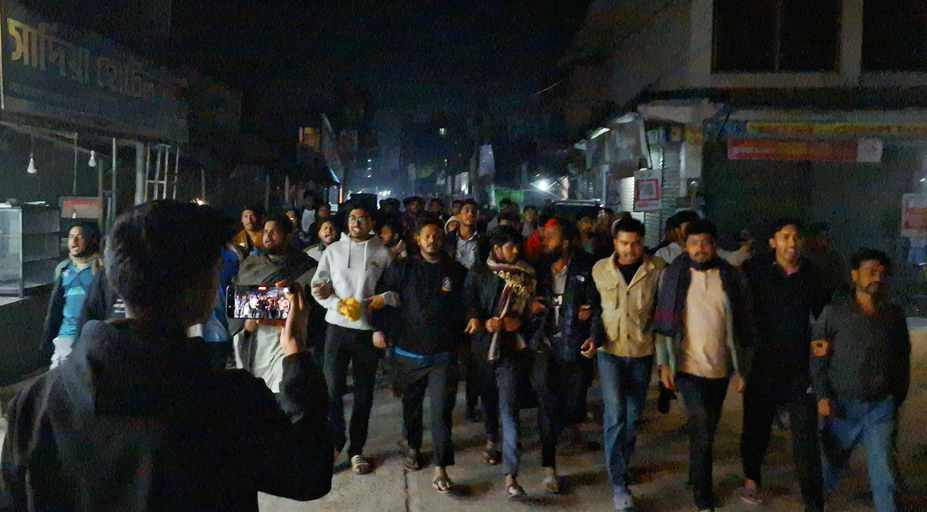 হাদির মৃত্যুতে গণ বিশ্ববিদ্যালয়ে শিক্ষার্থীদের শোক ও বিক্ষোভ মিছিল
