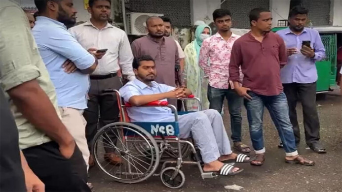 ১৮ দিন পর হাসপাতাল থেকে ছাড়পত্র পেলেন নুরুল হক নুর