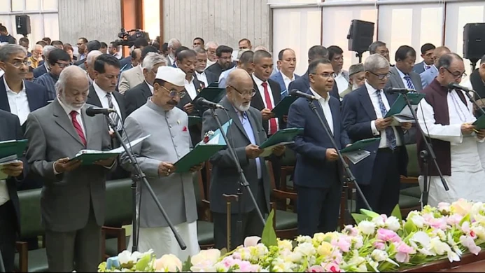 শপথ নিলেন বিএনপির নবনির্বাচিত এমপিরা