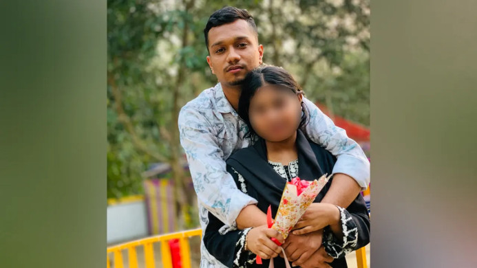 নিষিদ্ধ ছাত্রলীগ নেতাকে বিয়ের দাবিতে অনশন বৈষম্যবিরোধী ছাত্র আন্দোলনের সহ-সমন্বয়কের