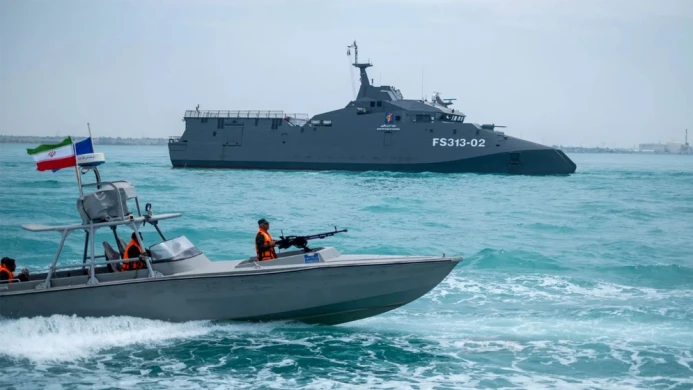 হরমুজ প্রণালিতে বাংলাদেশসহ ৬ দেশের জাহাজে নিরাপত্তা দেবে ইরান