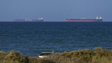 হরমুজ প্রণালিতে অস্থায়ী নৌ করিডোর চালু করল ওমান