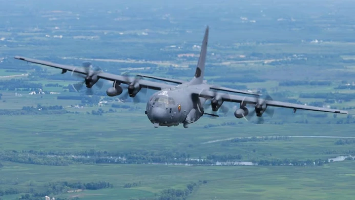 ইরানের হাতে পড়ার আশঙ্কায় নিজেদের ২ বিমান ধ্বংস করল যুক্তরাষ্ট্র