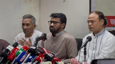 পাটওয়ারীকে রিমান্ডে নিলেই ককটেল হামলার তথ্য বের হবে: রাশেদ খাঁন