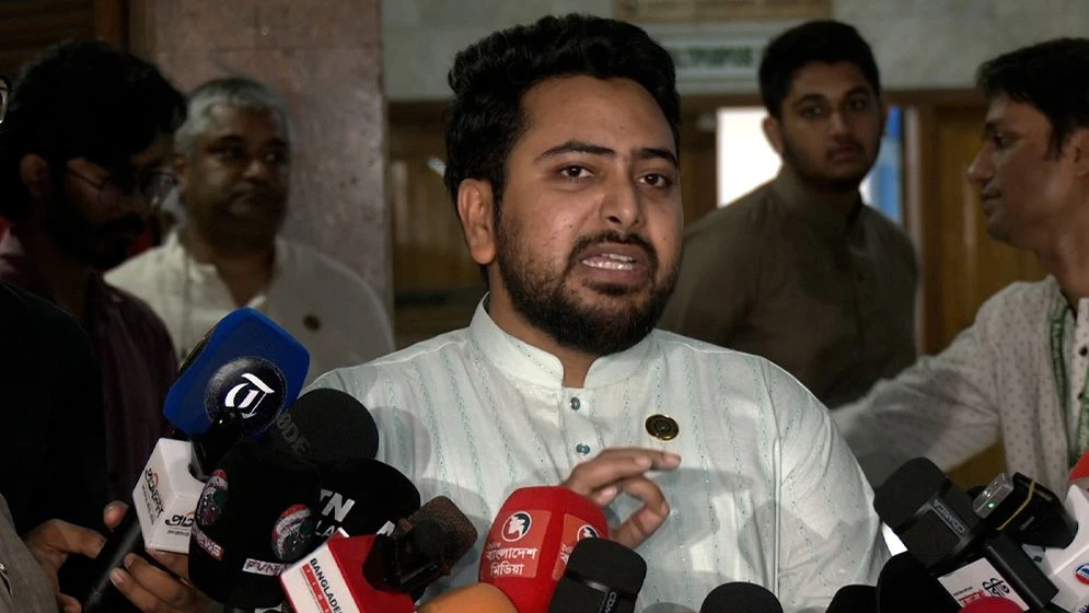ফাঁসির রায় কার্যকর করতেই দেশে ফিরবেন শেখ হাসিনা: নাহিদ ইসলাম
