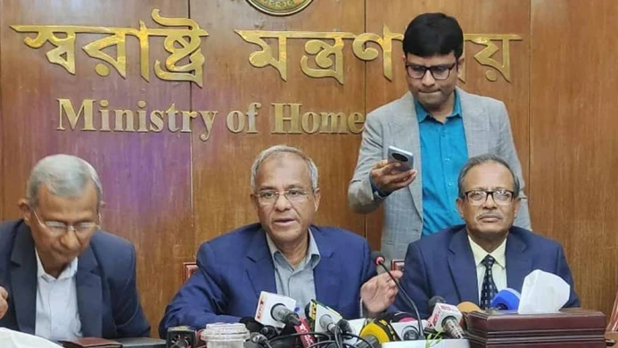 নিরাপত্তা ঝুঁকিতে থাকা ২০ ব্যক্তিকে ব্যক্তিগত গানম্যান: স্বরাষ্ট্র উপদেষ্টা