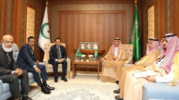 ফিলিস্তিন ইস্যুতে জেদ্দায় ওআইসি নেতাদের সঙ্গে পররাষ্ট্রমন্ত্রীর বৈঠক