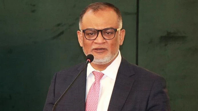 বিমানবন্দরে আগুন, রাতের মধ্যেই ফ্লাইট স্বাভাবিকের চেষ্টা: বিমান পরিবহন উপদেষ্টা